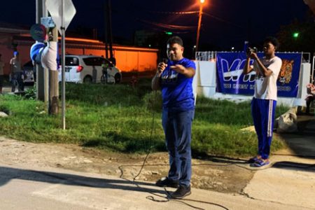 Azruddin Mohamed at the community meeting 