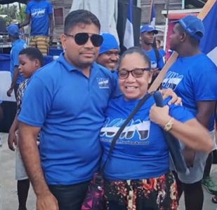 Leader of the WIN party Azruddin Mohamed (left) during his meet and greet in Linden yesterday