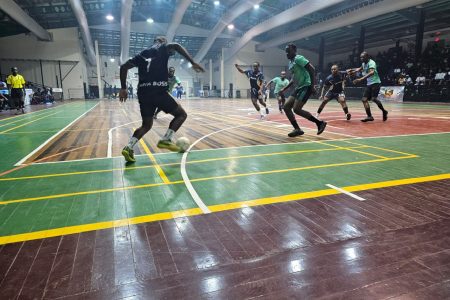 Part of the action between Sparta Boss (dark blue) and Bent Street B
