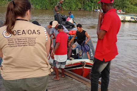 The OAS/EOM observing the transport of elections material