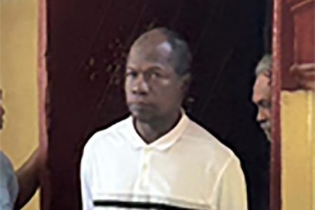  Carlos Garraway
