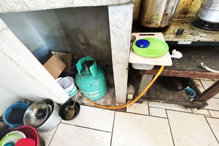 The gas bottle 