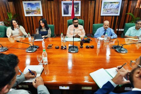 The meeting yesterday (Office of the President photo)